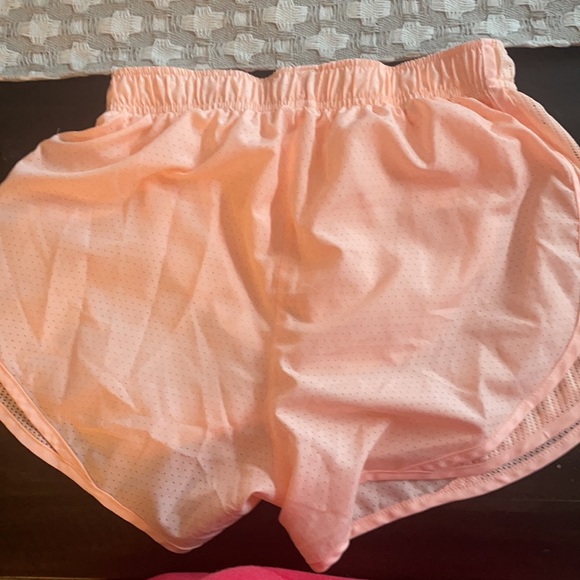 Nike woman shorts, worn once! In perfect condition - Picture 3 of 3